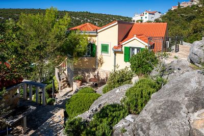Beautiful Three Bedroom House with Swimming Pool near Trogir