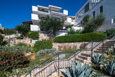 Beautiful 6 Bedrooms Beach Villa with Pool near Trogir