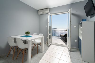Beautiful 6 Bedrooms Beach Villa with Pool near Trogir