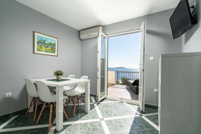 Beautiful 6 Bedrooms Beach Villa with Pool near Trogir