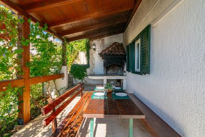 Beautiful 6 Bedrooms Beach Villa with Pool near Trogir