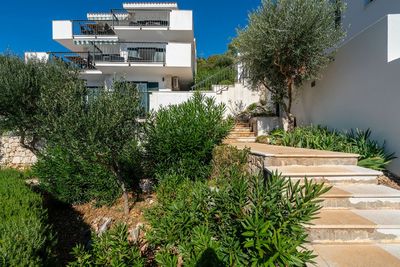 Beautiful 6 Bedrooms Beach Villa with Pool near Trogir