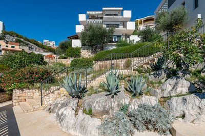 Beautiful 6 Bedrooms Beach Villa with Pool near Trogir