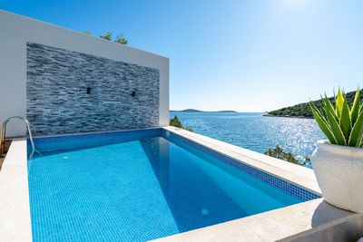 Beautiful 6 Bedrooms Beach Villa with Pool near Trogir