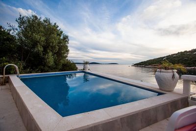 Beautiful 6 Bedrooms Beach Villa with Pool near Trogir