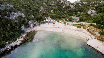 Beautiful 6 Bedrooms Beach Villa with Pool near Trogir