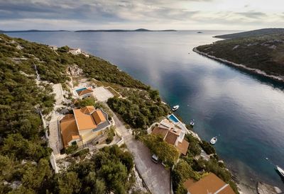 Beautiful 6 Bedrooms Beach Villa with Pool near Trogir