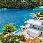 Luxury Villa with Pool in front of the Beach near Vinisce