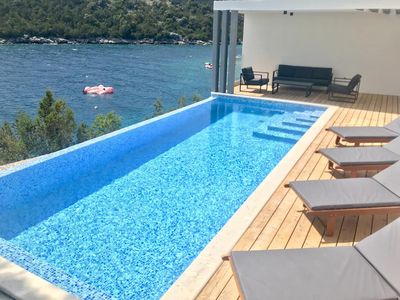 Luxury Villa with Pool in front of the Beach near Vinisce