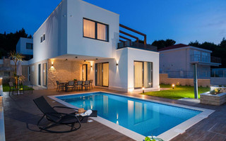 6 Bedroom Luxury Villa with Indoor and Outdoor Pools near Pebble Beach in Ciovo