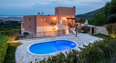 High Standard Villa with Indoor and Outdoor Pools near Split