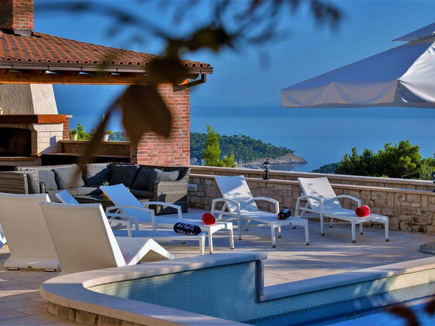 Splendid Makarska Villa with Heated Pools and Tavern 