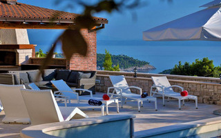Splendid Makarska Villa with Heated Pool and Tavern 