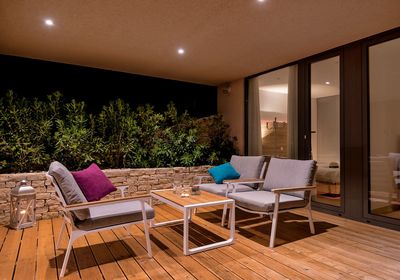 Sea View Luxury Villa with Rooftop Heated Pool, Hot tub and Sauna
