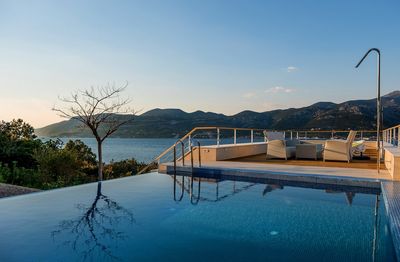 Sea View Luxury Villa with Rooftop Heated Pool, Hot tub and Sauna
