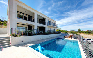 Beautiful 4 Bedroom Holiday Villa in Lumbarda, island Korcula