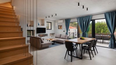 High Class Sea View Villa with Heated Swimming Pool in Vis Croatia
