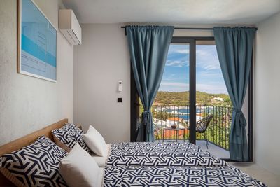 High Class Sea View Villa with Heated Swimming Pool in Vis Croatia