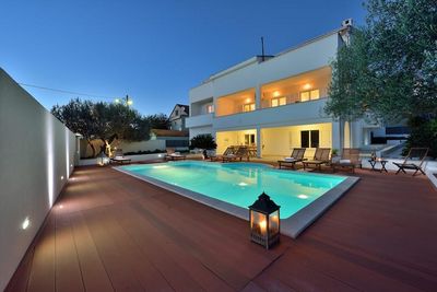 Gorgeous Spacious Villa with Pool and Gym in Zadar