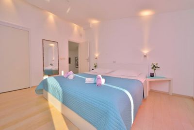 Gorgeous Spacious Villa with Pool and Gym in Zadar