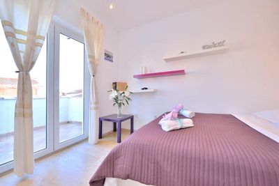 Gorgeous Spacious Villa with Pool and Gym in Zadar