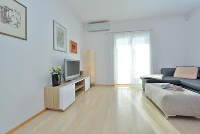 Gorgeous Spacious Villa with Pool and Gym in Zadar