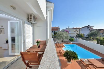 Gorgeous Spacious Villa with Pool and Gym in Zadar
