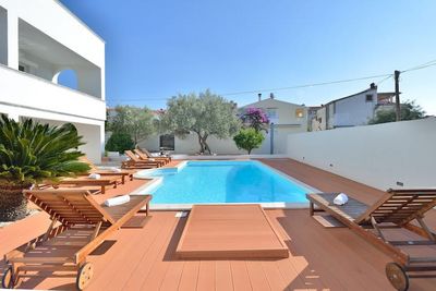 Gorgeous Spacious Villa with Pool and Gym in Zadar