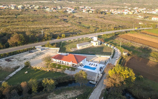 Charming 3 Bedroom Villa positioned by the River near Zadar