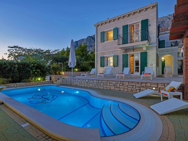 Luxuriously Equipped Villa with Private Heated Pool Makarska