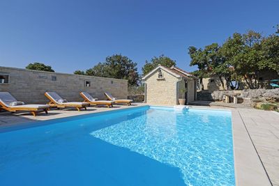 Countryside Holiday Villa with Swimming Pool in Zadar Area