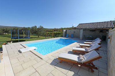 Countryside Holiday Villa with Swimming Pool in Zadar Area