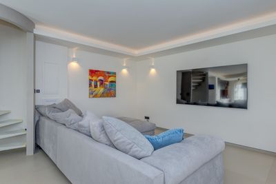 Modern 3 Bedroom Villa with Pool in Milna Island Brac