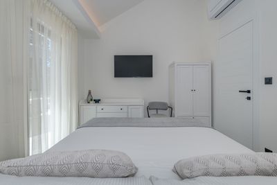 Modern 3 Bedroom Villa with Pool in Milna Island Brac