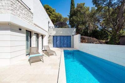 Modern 3 Bedroom Villa with Pool in Milna Island Brac