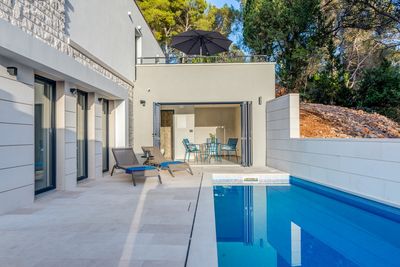 Modern 3 Bedroom Villa with Pool in Milna Island Brac