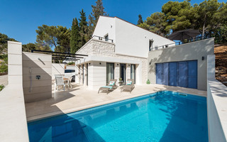 Modern 3 Bedroom Villa with Pool in Milna Island Brac