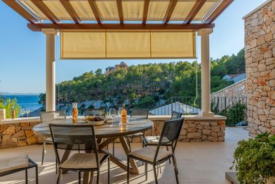 Beautiful Seafront Stone Holiday Villa with Jacuzzi Hot Tub Island Brac