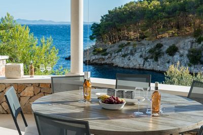 Beautiful Seafront Stone Holiday Villa with Jacuzzi Hot Tub Island Brac