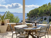 Beautiful Seafront Stone Holiday Villa with Jacuzzi Hot Tub Island Brac