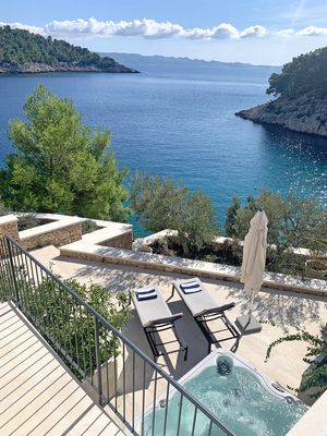Beautiful Seafront Stone Holiday Villa with Jacuzzi Hot Tub Island Brac
