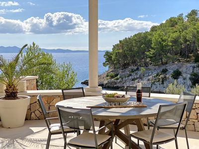 Beautiful Seafront Stone Holiday Villa with Jacuzzi Hot Tub Island Brac