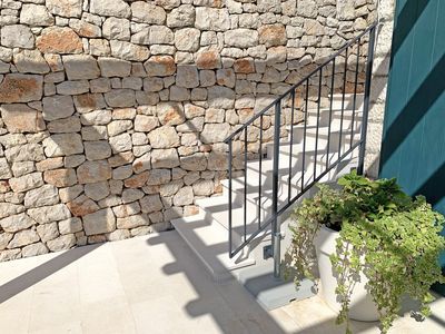 Beautiful Seafront Stone Holiday Villa with Jacuzzi Hot Tub Island Brac
