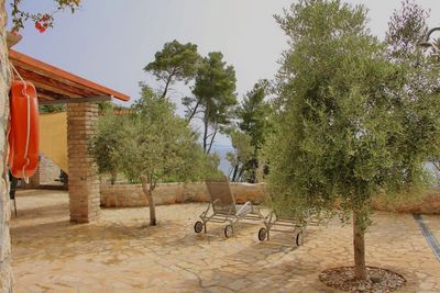 Beachfront Stone House with New Swimming Pool island Brac