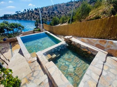 Beachfront Stone House with New Swimming Pool island Brac