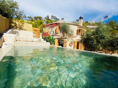 Beachfront Stone House with New Swimming Pool island Brac