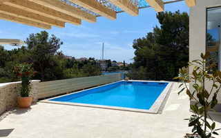 Gorgeous Seafront Family Villa with Private Pool, Tennis Court and Boat Mooring