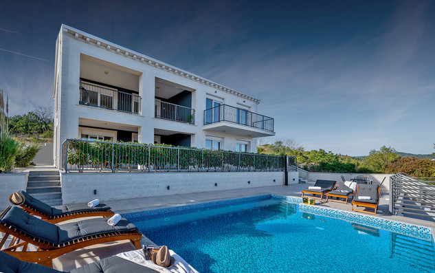 Beautiful 4 Bedroom Holiday Villa in Lumbarda, island Korcula