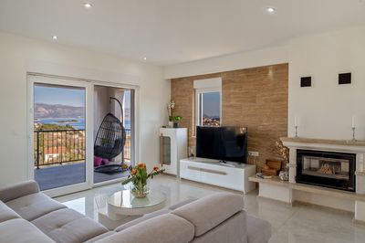 Beautiful 4 Bedroom Holiday Villa in Lumbarda, island Korcula