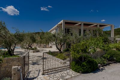 Amazing Luxury Beachfront Villa with Heated Pools Dubrovnik Riviera